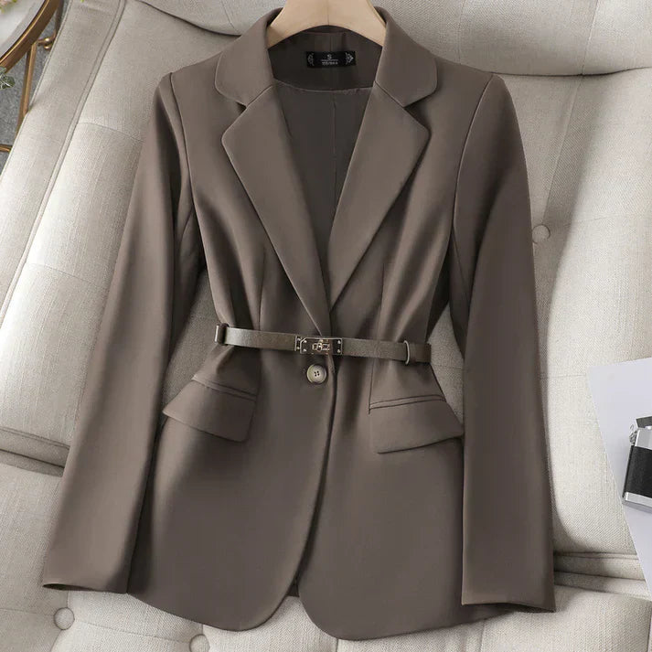 Blazer élégant et une silhouette parfaite - Nia - Little Paris