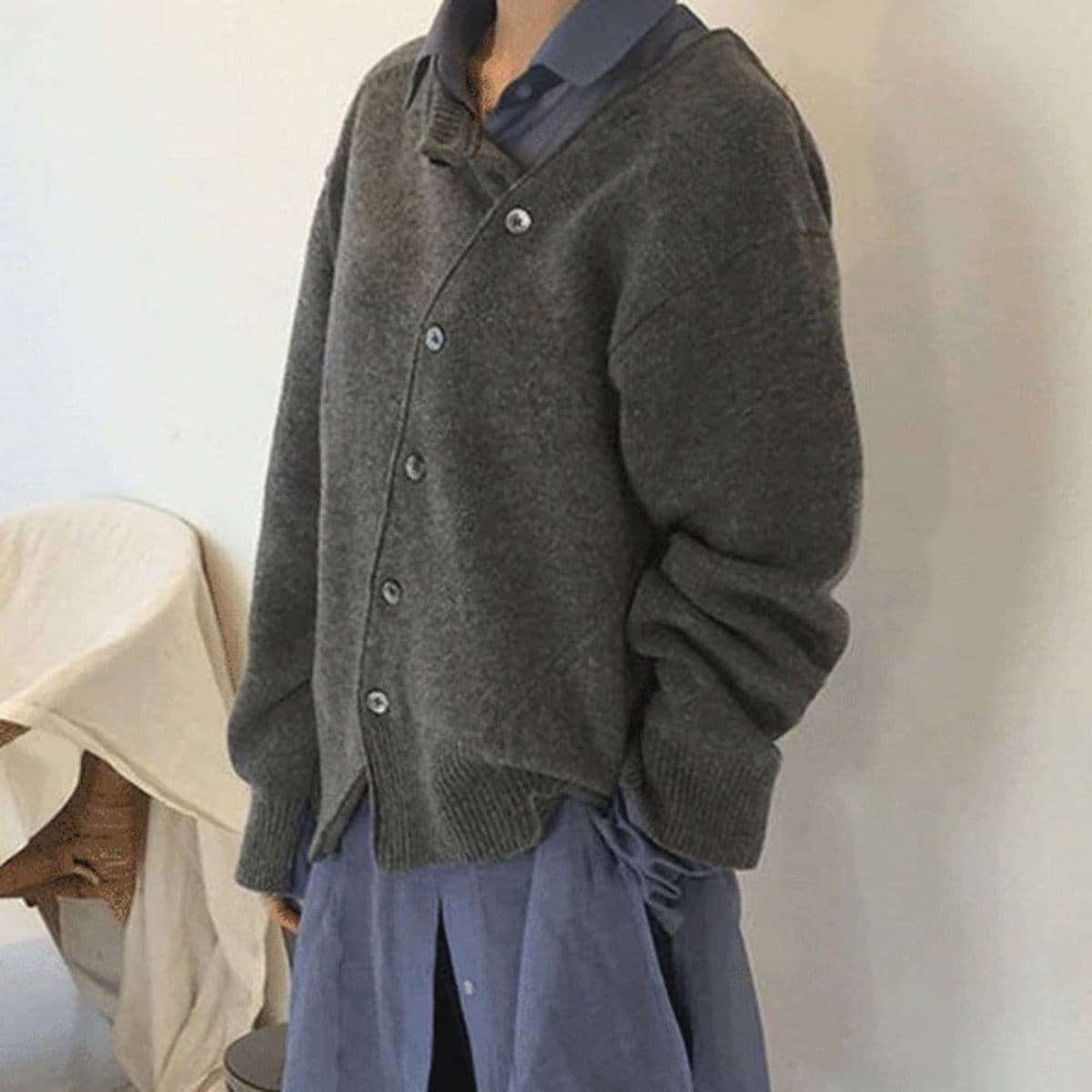 Cardigan doux avec bouton diagonal - Lieja - Little Paris