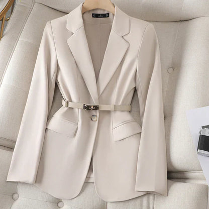 Blazer élégant et une silhouette parfaite - Nia - Little Paris