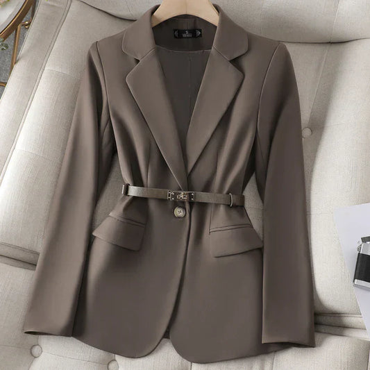 Blazer élégant et une silhouette parfaite - Nia - Little Paris