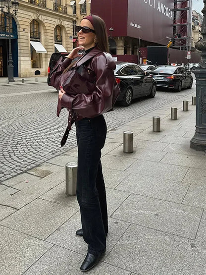 La veste en cuir ressemble à - Bao - Little Paris